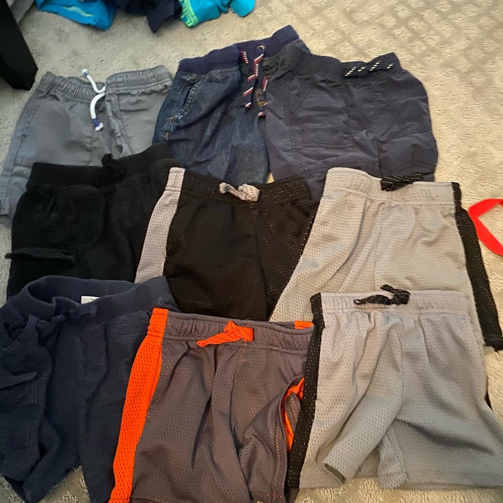 9 pairs of boys shorts 4T